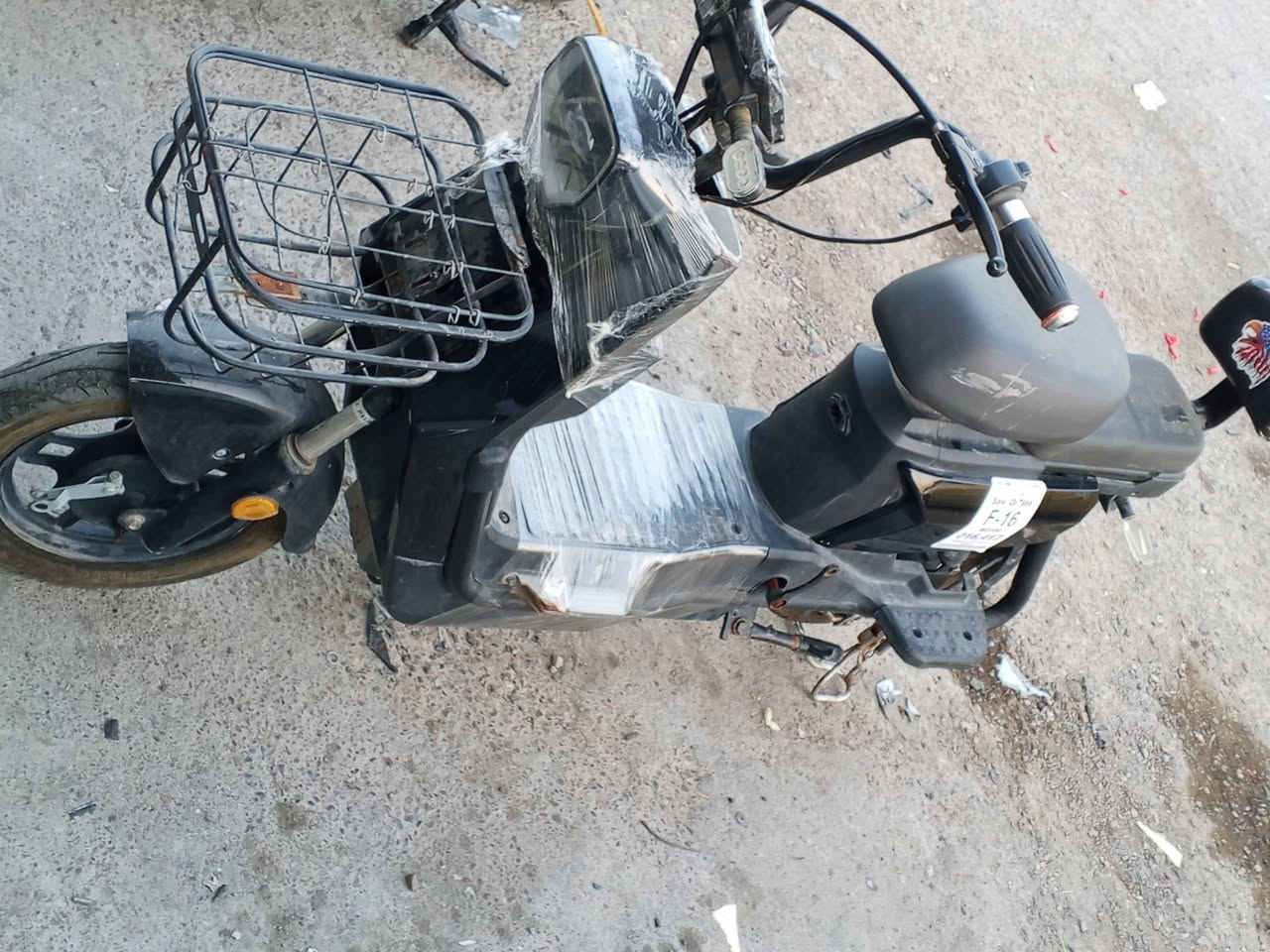 السلام عليكم ماطور شحن للبيع حجم 14 
كلوشغال
3سرعة
الايت 
اشاير
سرعة ⚡ 55
السعر 170بي مجال قليل 
العنوان موصل حي القدس 
للاستفسار ***********
