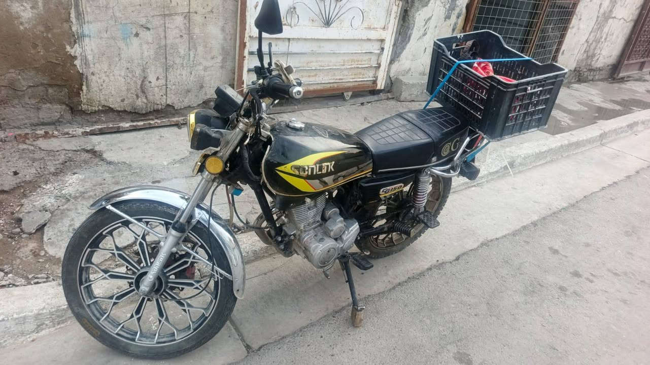 دراجه يراني مكفولهه كاملهه من كلشيي سعرهاا 650وبيهاا مجالل
***********
