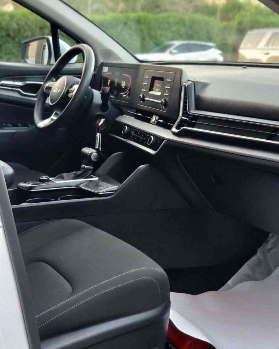 السلام عليكم 
للبيع كيا سبورتج خليجي 2000 دوش موديل 23بدون رقم منفيس بأسمي ماشية 31الف بية رش  قطعتين بدون فتح بدون تبديل السعر 185 
*********** دهل اوران, واسط
