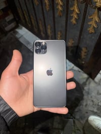 آيفون ١١ برو ماكس • ٢٥٦ • بطارية ٨٠