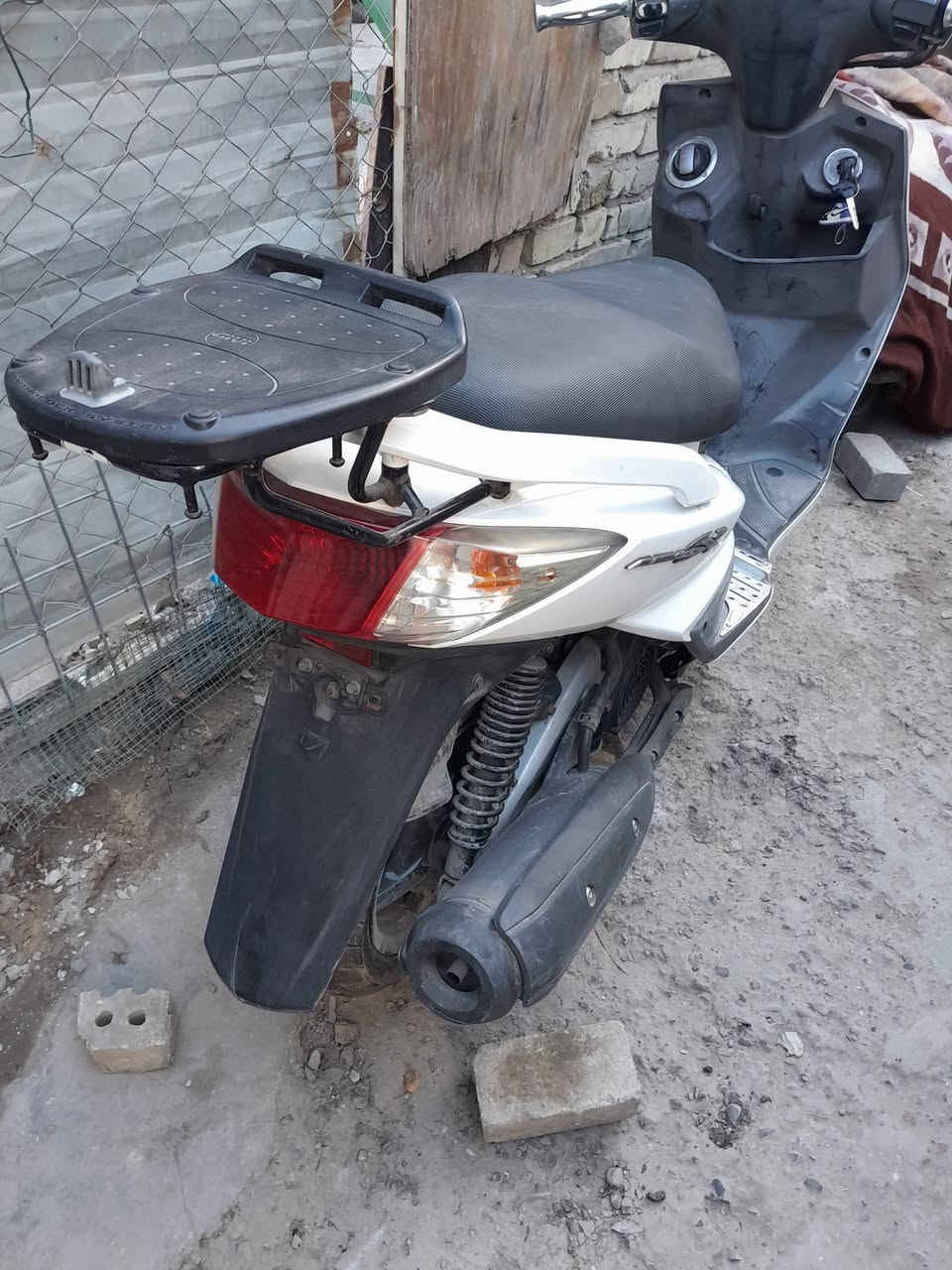 سكنس ياباني رمبه مكفوله برغي ما مفتوحه بيهة نوزل الهاتف ***********
