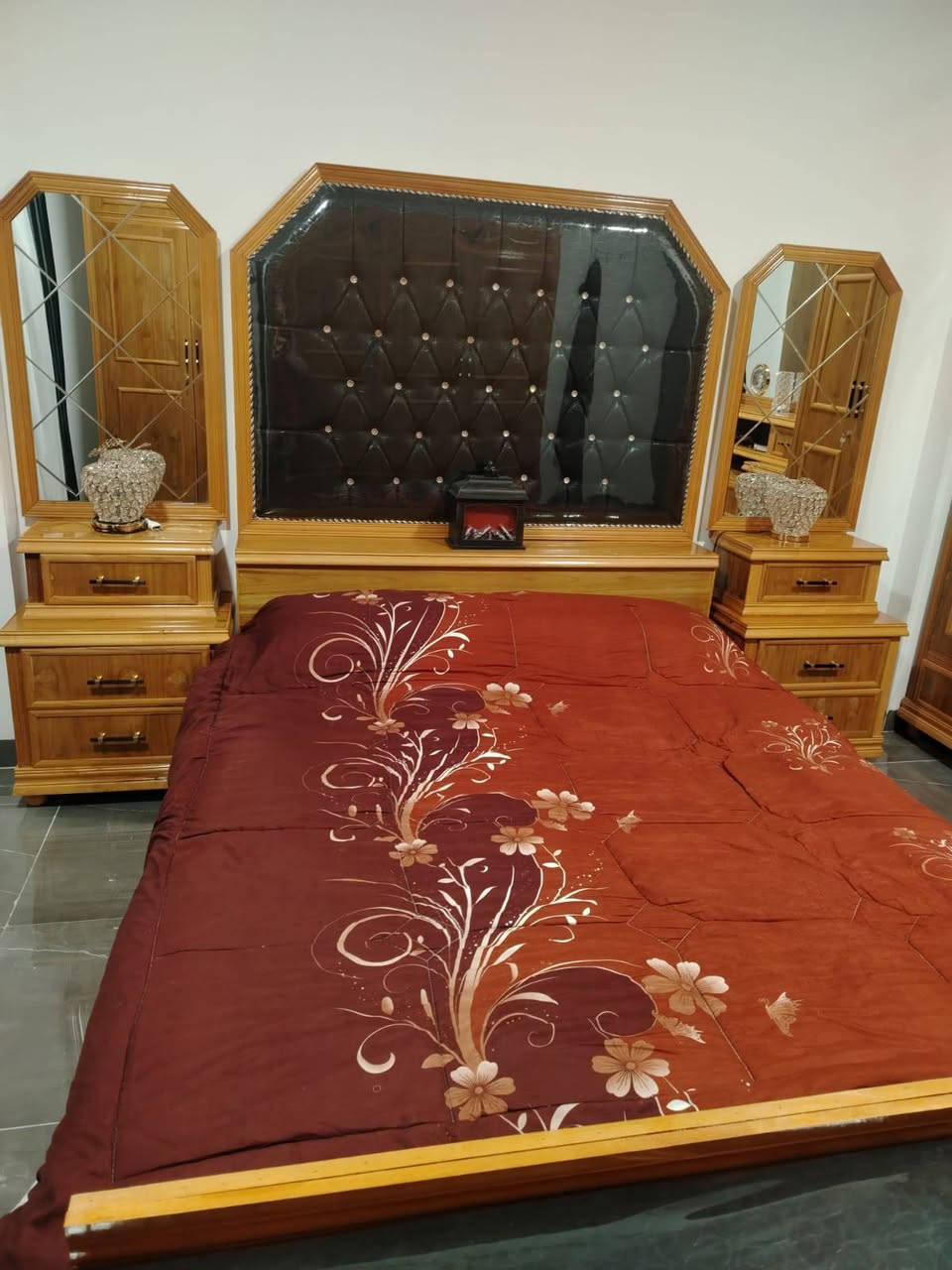 غرفه للبيع مليونين و٩٠٠ وبيها مجال فصال جديد صارله شهر من طلعت من النجار


**إذا كنت صاحب هذا الإعلان وتريد حذفه لأي سبب، رجاءا أرسل رسالة إلى الدعم الفني**