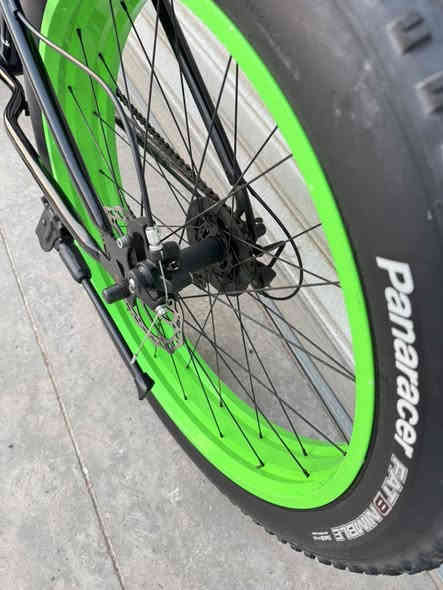 السلامً عليكم اخواني عندي هذا الدبابهً ماركةً (BRONYX) مال باله اصلي حجم 26  تايرات ماركة بانارسر عرضهم 400 يتحمل اوزان ثقيل الدراجة كلشش نظيفة وقوي سستم تورني 1/7 معدنه حديد سعرهاا 240 الف وبي مجال الاستفسار *********** الخاص مفتوح عنواني موصل معرض الفهد للدراجات الهوائية تتوفر خدمة توصيل لجميع محافظات العراق وتحياتي للجميع
