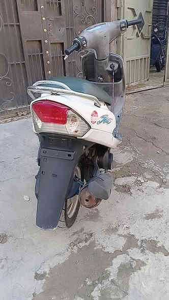 السلام عليكم دراجه منغولي 120 الدراجه سلف و هندر مكنتها خير من الله كهربائيات شغاله الدراجه مابيه اي نقص كفرات بلادي  الدراجه بلادي ما مفتوحه السعر600 وبيها مجال المكان الغزاليه شارع المركز الرقم ***********
