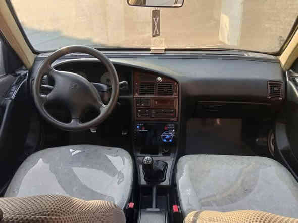 السلام عليكم من رخصه الادمن 
بيجو بارس للبيع موديل 2015
السياره كامله ومابيها قطره صبغ فقط تبديل بنيد وجاملغ امامي
دواخل السياره نضيفها 
وكل غراض السياره جديده 
المكان بغداد الاعظمية 
للااستفسار على الرقم ***********
متواجد واتساب
السعر 50 ورقه وبيها مجال
