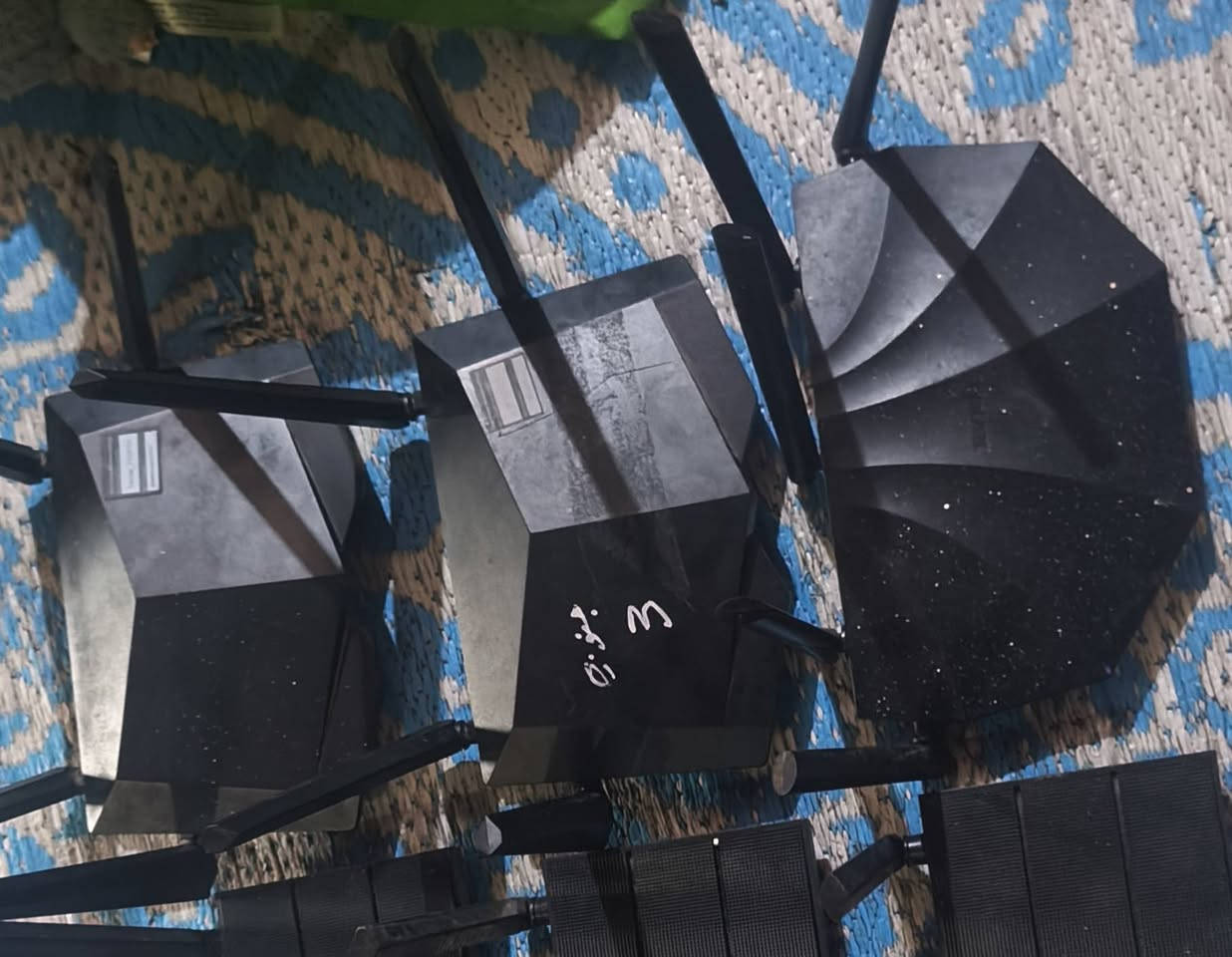 روترات 
لبيع عدد 26
بيهن تيندا و تبلنك 
توصيل موجود ***********
