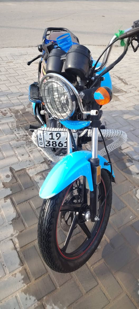 السلام عليكم اخوان دايوان موديل 23خوان مكفولة كفالة مرقمه رقم كربلاء عامة الدراجة كلشي مابيهة شغالة كلهة استعمال شخصي  الدراجة السعر 2500 وبيهة مجال الاستفسار ***********  اتصال واتساب متوفر  العنوان كربلاء  حي السلام قرب المحطة الغاضرية
