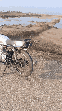 سلام عليكم دراجه للبيع مكانه العماره ميمونه ابو سبع  ‏‪***********‬‏
