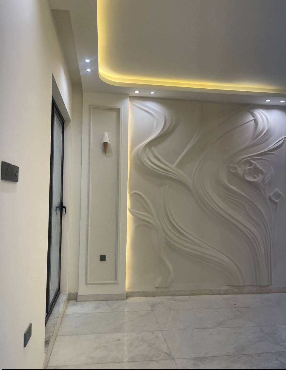 📞 للحجز والاستفسار:
​تواصل معنا الآن ودعنا نناقش فكرة بيتك الجديد!
​واتساب مباشرة: *********** 📱
​ثقتكم هي سر نجاحنا، ودقتنا في العمل هي ضمانكم!
​#أصباغ_وديكورات #أصباغ_داخلية #أصباغ_خارجية #ديكورات_حديثة #تصميم_داخلي #جبس_بورد #صبغ_جدران
