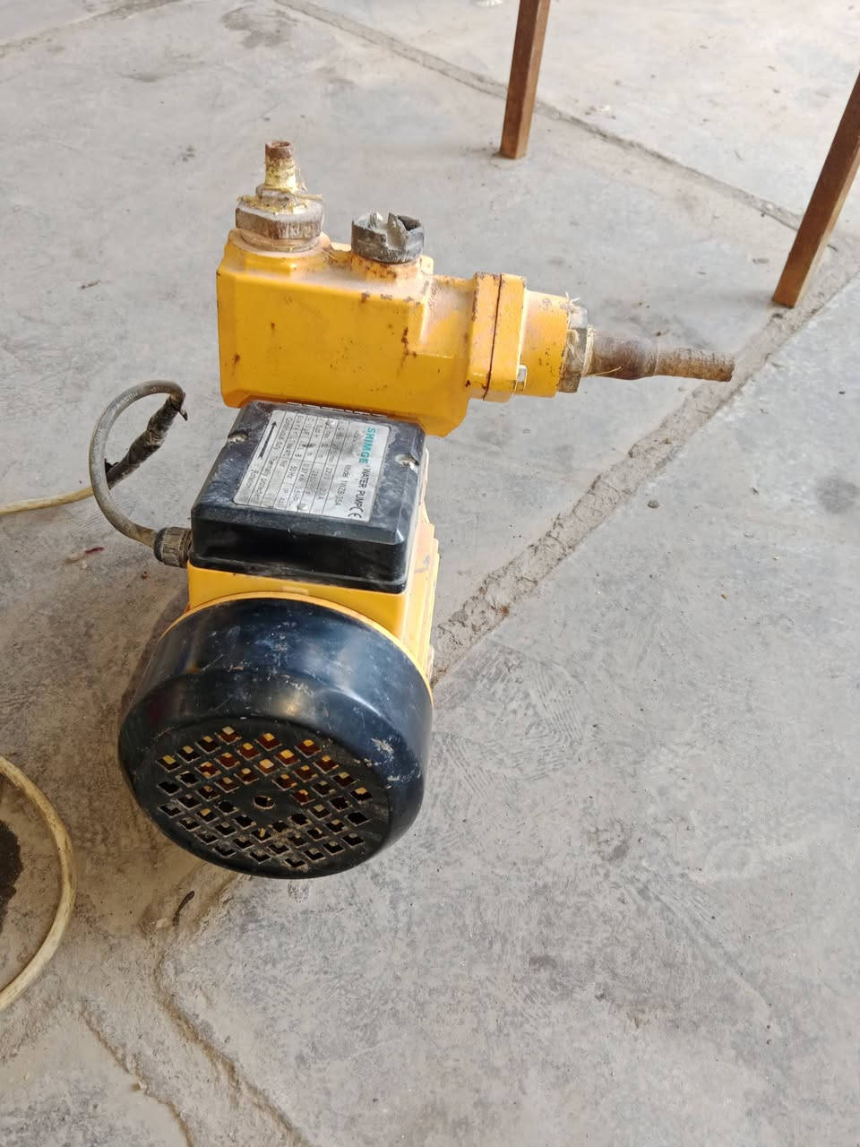 ماطور مي وسخان اكبر حجم 
الماطور ممصلح ابد بعده جديد ب٣٠ الف
السخان اكبر حجم كامل مكمل ٥٠ الف
المكان نواب الضباط شارع الاسراء والمعراج 
ماكو حجز وماكو توصيل


**إذا كنت صاحب هذا الإعلان وتريد حذفه لأي سبب، رجاءا أرسل رسالة إلى الدعم الفني**