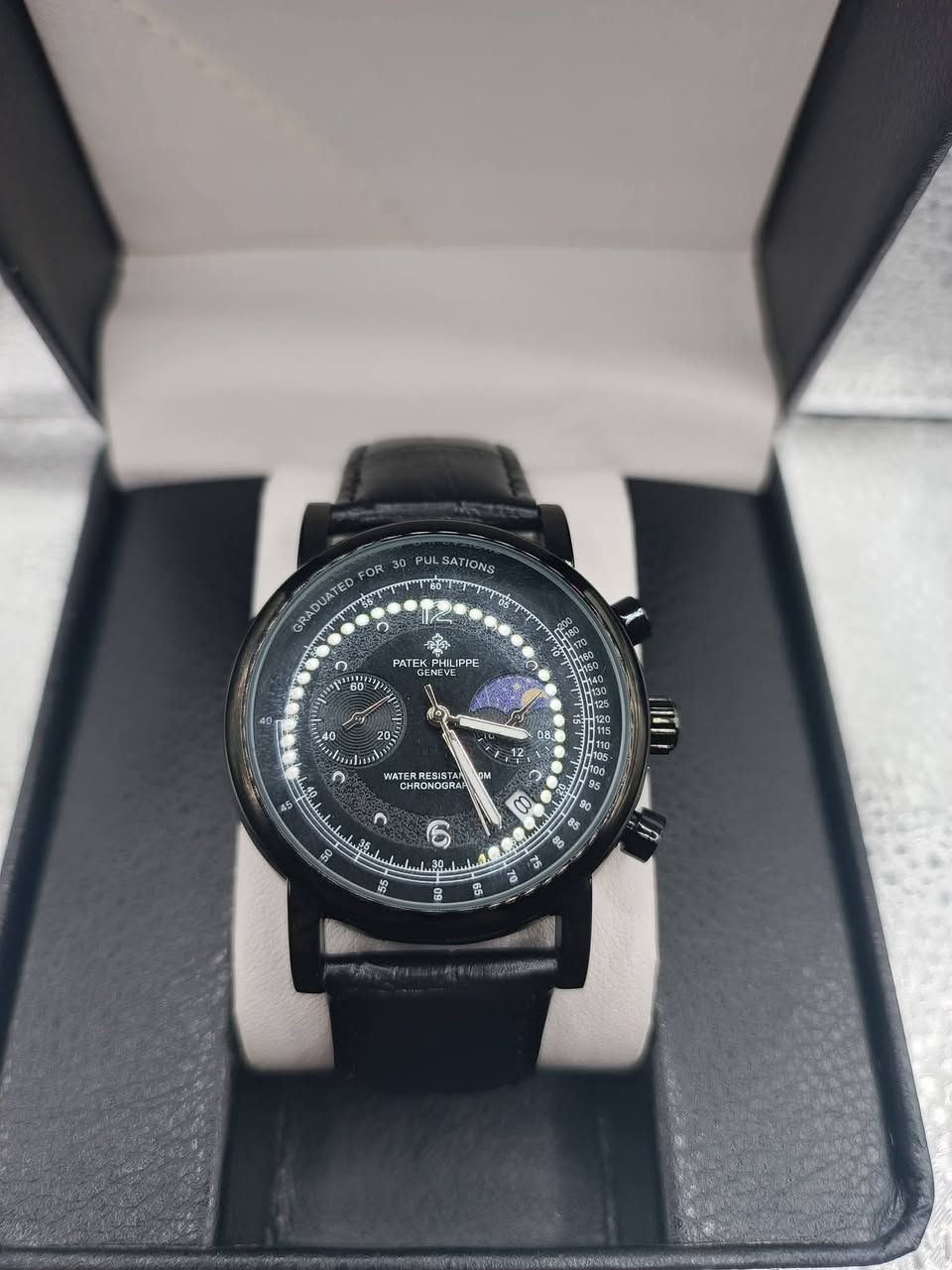 هيبة الملوك على معصمك.. باتك فليب Swiss Made وصلت! ⚜️👑

لا شيء يضاهي أناقة Patek Philippe. الآن، امتلك الساعة الأكثر فخامة في العالم بمواصفات "سوبر" وسعر خيالي.

الدقة السويسرية: مكينة كوارتز سويسرية مع جميع السناتر والعدادات شغالة 100%.

اللمسات الفاخرة: سير من الجلد الطبيعي (Genuine Leather) مختم، يمنحك الراحة والهيبة.

الحماية القصوى: زجاج Sapphire ياقوتي ضد الخدش ليحافظ على لمعانها.

ميزات إضافية: عرض اليوم والقمر (يومي قمري) وعداد شهري وتصميم مضاد للماء.

💰 السعر الصادم: 30 ألف دينار فقط (السعر يشمل التوصيل المجاني!).

🎁 هدية سريعة: أول 5 طلبات يحصلون على "سير جلد إضافي" مجاناً باللون والحجم اللي يختاروه!

🎁 أقوى عروض العراق:
1️⃣ اطلب ساعتين واحصل على (محفظة جلد أو قلم حديد ثقيل) هدية.
2️⃣ اطلب 3 ساعات واحصل على (محفظة جلد + عطر ماركة) من اختيارك.


**إذا كنت صاحب هذا الإعلان وتريد حذفه لأي سبب، رجاءا أرسل رسالة إلى الدعم الفني**