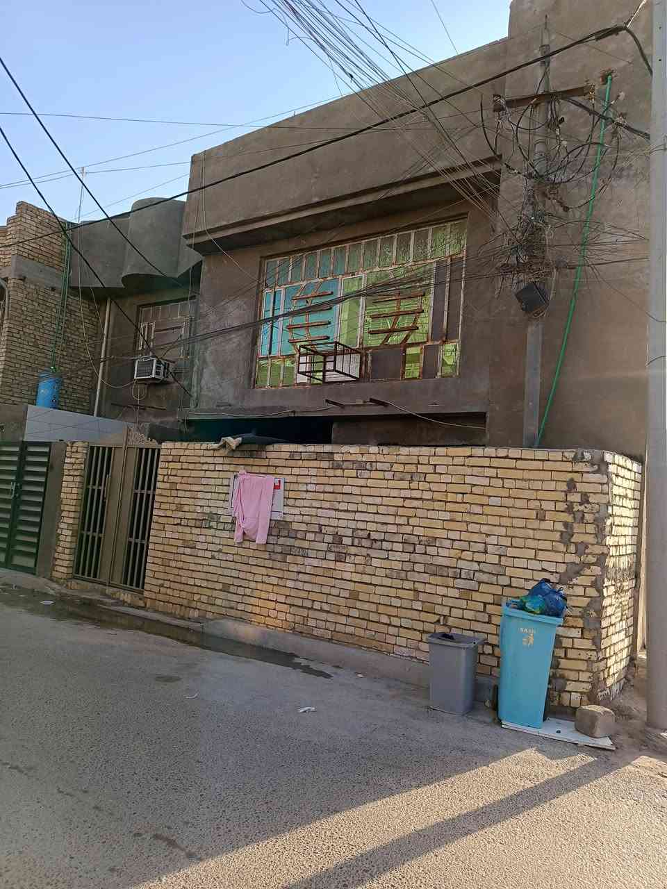 سلام عليكم توفر عندي بيت للبيع 100متر --جبها8--نزال-- 12ونص--- البيت طابقين ركن زراعي سند 25 منطقة كامله كل خدمات مي مجاري كهرباء تبليط سند وكاله موجودات موقع البيت بلديات ضباط خلف صحفين قرب مدرسه زين القوس منطقة حي الامير الاستفسار اكثر***********رد واتساب ماسنجر حسن للعقار
