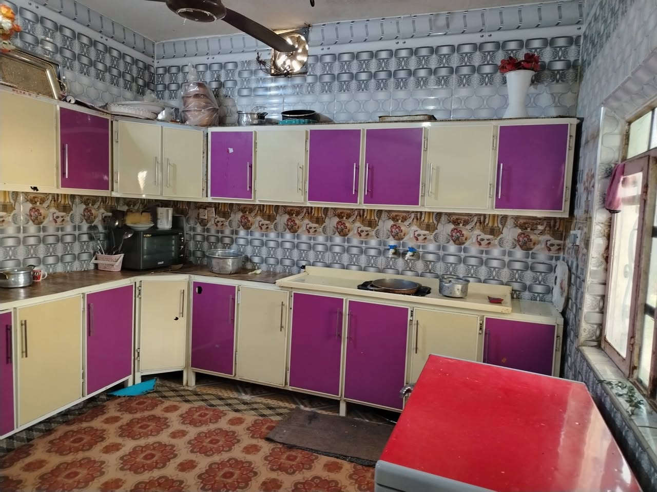 كاونتر للبيع السعر مليون و 150 وبي مجال للطيبين المكان ديالى ناحيه كنعان  الاتصال على رقم الهاتف   ***********
