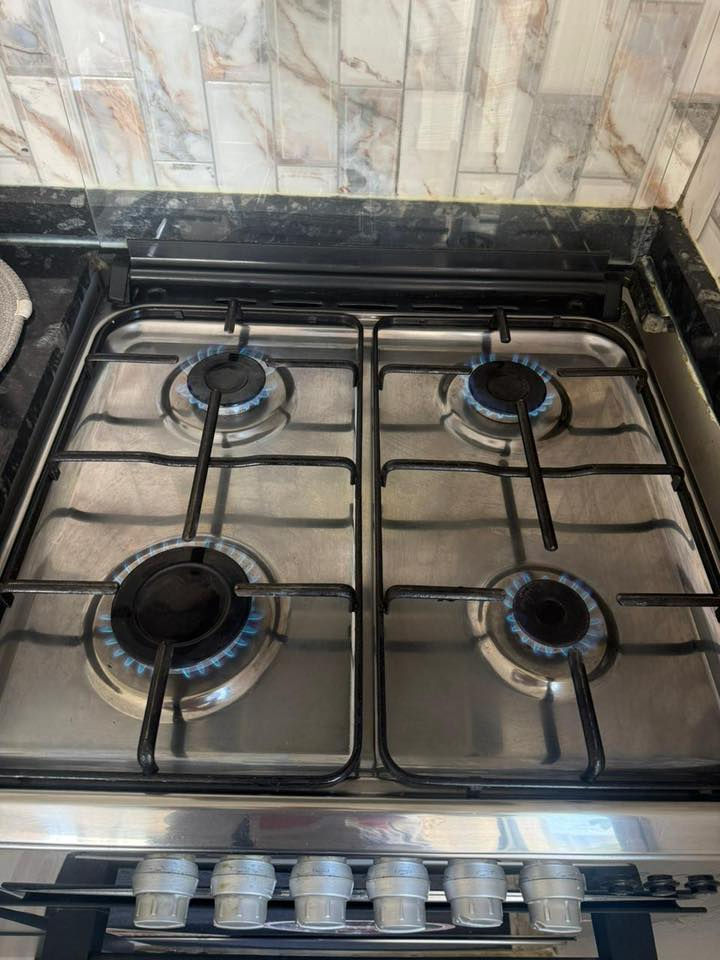 السعر ٧٠ الف
عنوان لالاف ستي 
***********
