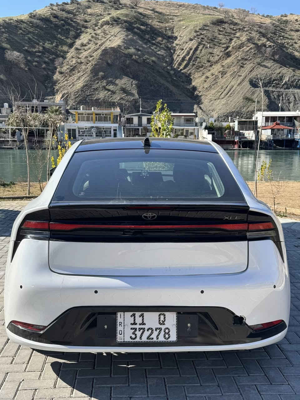 تويوتا بريوس موديل  2023.
 وارد امريكي  محرك  2000 هايبرد  فئة XLE
مواصفات. السيارة
رادار امامي 
رادار جانبي
تحديد مسار
هندبريك بصمه
اوتو هولد 
مووود درايف 
كامره خلفيه
حساسات امامي خلفي 
تشغل عن بعد 
مكان السيارة بغداد حي الاعلام
***********. 
السعر 18.800
