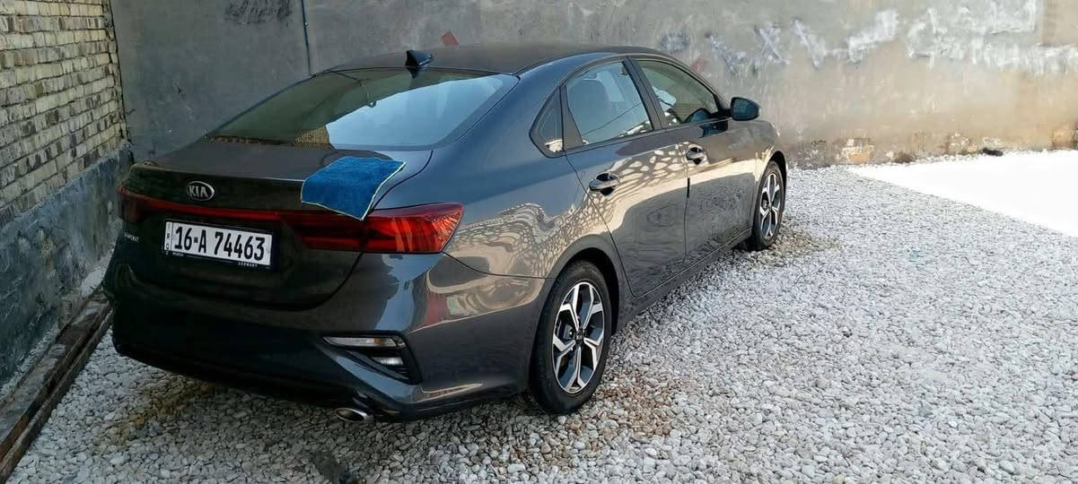 السلام عليكم
كيا فورتي للبيع 2021 وارد امريكي
محرك 2000 دوش كفاله+كير كفاله
مواصفات
فول تحكم ستيرن 
كامرا خلفية 
شاشة اصلية
تحديد مسار 
رادار
3انظمه قيادة
الضرر تبديل جاملغ وبنيد بدون صبغ 
رقم قادسية باسمي
   
***********
واتساب
