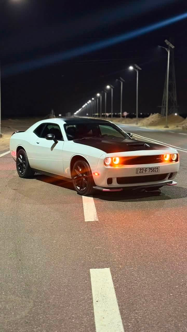 جالنجر Sxt موديل 2020
ماشية ٧٦ 
المواصفات داخل جلد احمر كشنات رياضي كهرباء 
تحكم الداخل فول كهرباء ستيرن كهرباء 
شاشة كبيرة 
تخم تايرات جديد 
ويل حجم 20 
كشنات تدفئة تبريد ستيرن تدفئة 
صدر مكينة تبريد السيارة كاملة وجاهزة
ضررها جاملغ بنيد بدون ايرباگ
بغداد القادسية
رقم اربيل بأسمي سنوية هزة جديدة
سعر : 187$
*********** علي
