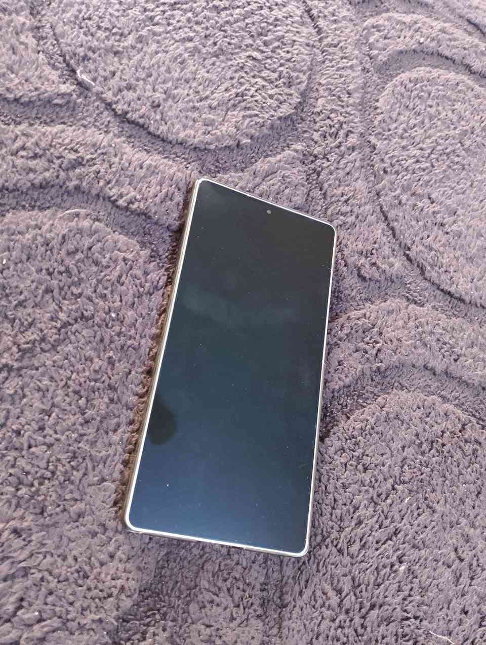 اس ٢٥ انترا ضمان شاشه ووكاله قبل ٢٠يوم من الشراء مستعجل ع بيع اي استفسار الاتصال ع الرقم ***********
