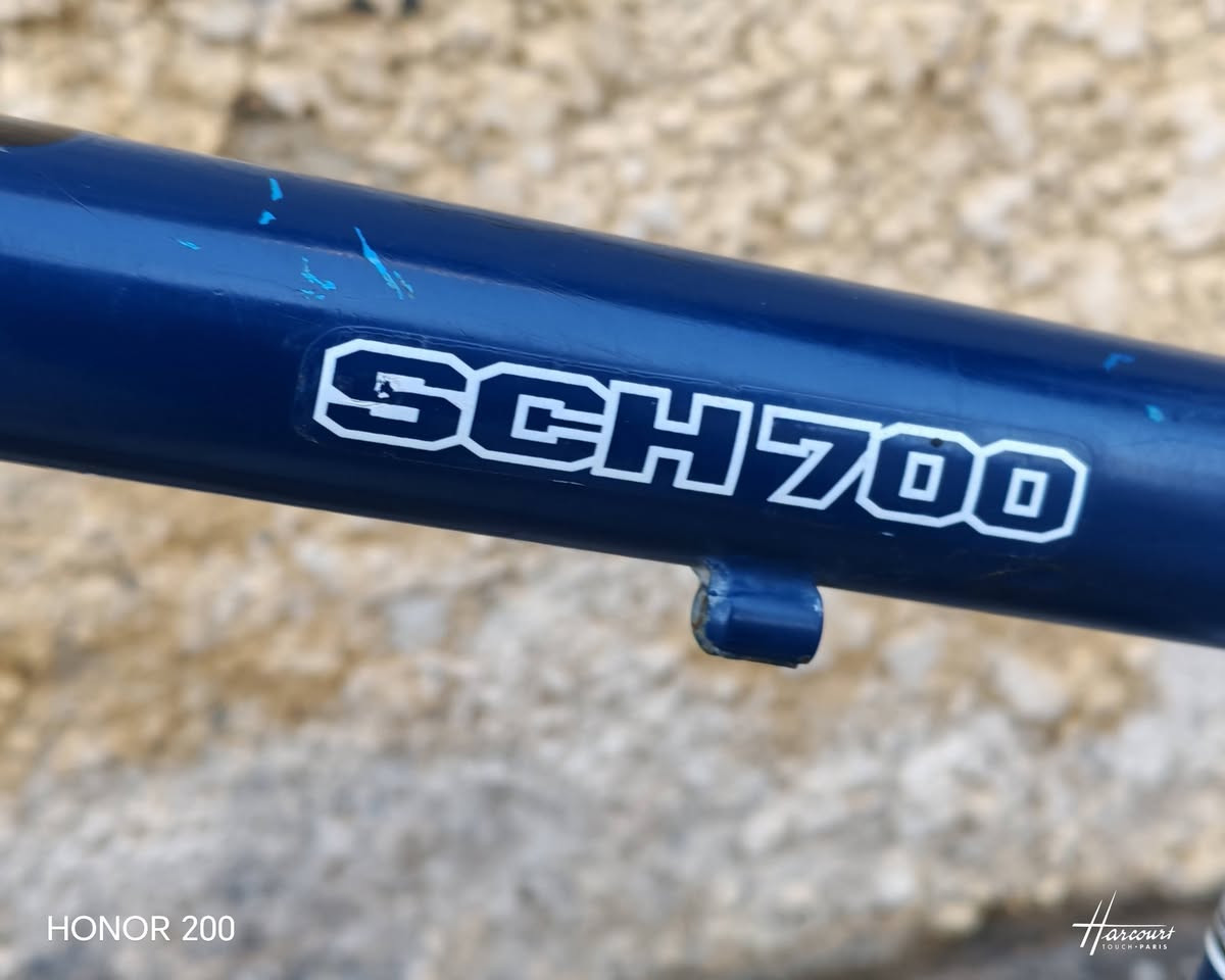 السلام عليكم للبيع c700 كير6 نمر بركات كله شغاله باسكل نضيف السعر 100 وبي مجال شي قليلل العنوان البياع الشرطه الخامسه قرب افران الساعدي الرقم ***********
