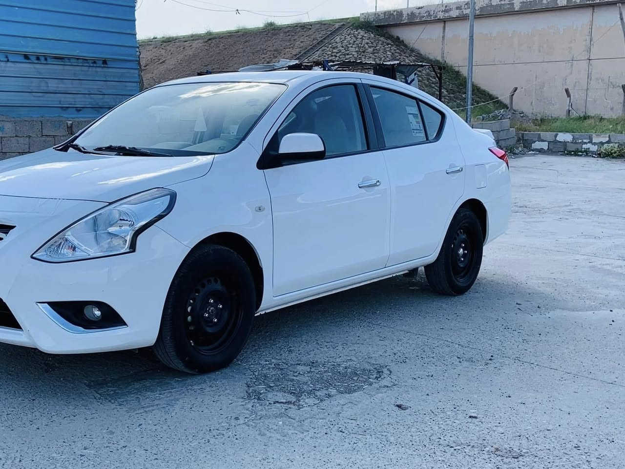 نيسان صني 2021 سياره نظيفه كير ومحرك شرط بطاقه بانزين بيها ماشيه 91كم بيها تعديل بارد موضح بالصور بسيط كلش عنوان كركوك السعر 11 وبيها مجال ***********
