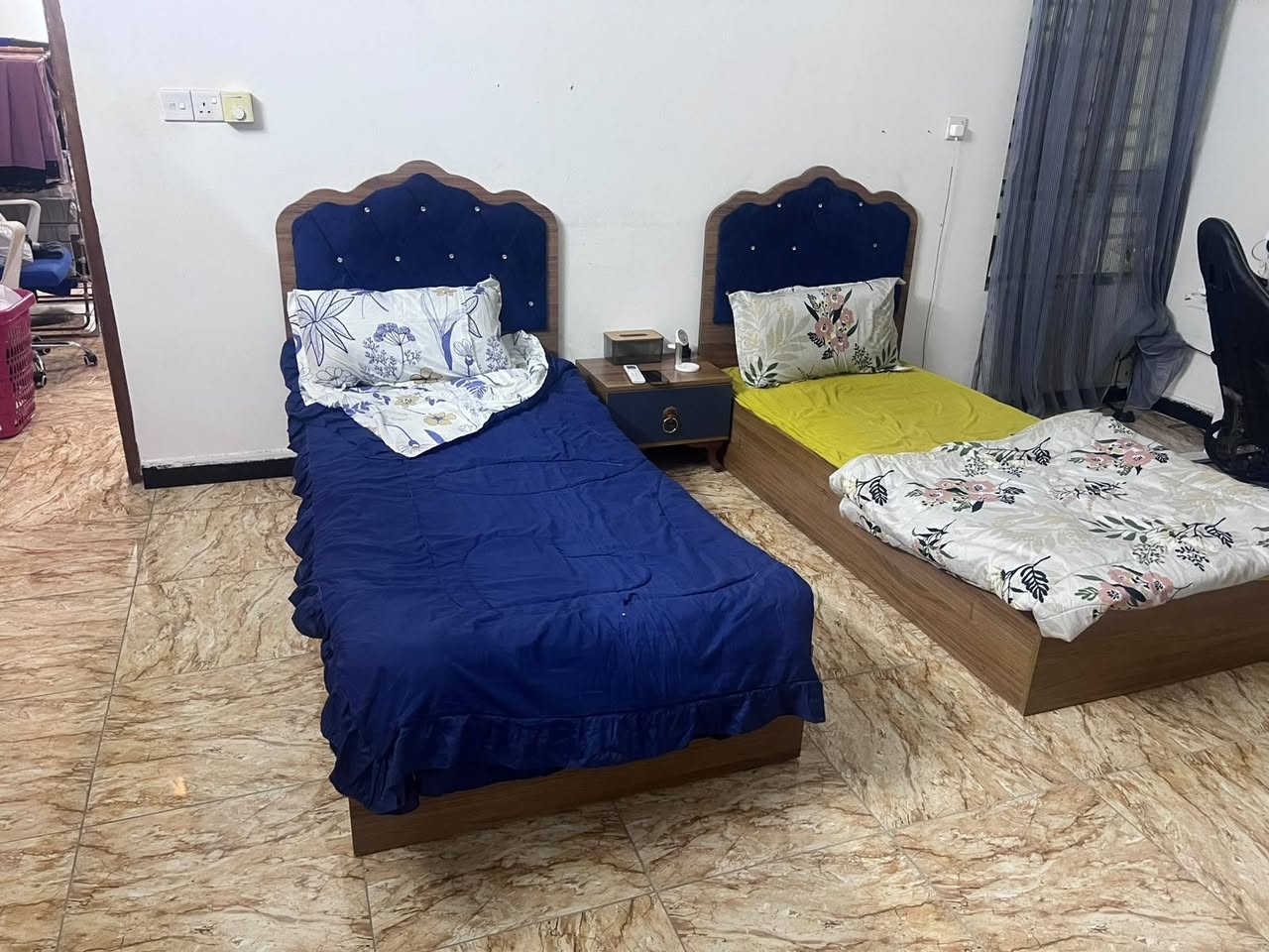 غرفه شبابيه سعرهه ٦٠٠
غرفه نوم سعرهه ٦٠٠. ميز تلفزيون جبير سعره ١٠٠
نظيفات جدا مابيهن اي ضرر
مكان حي القاهره


**إذا كنت صاحب هذا الإعلان وتريد حذفه لأي سبب، رجاءا أرسل رسالة إلى الدعم الفني**