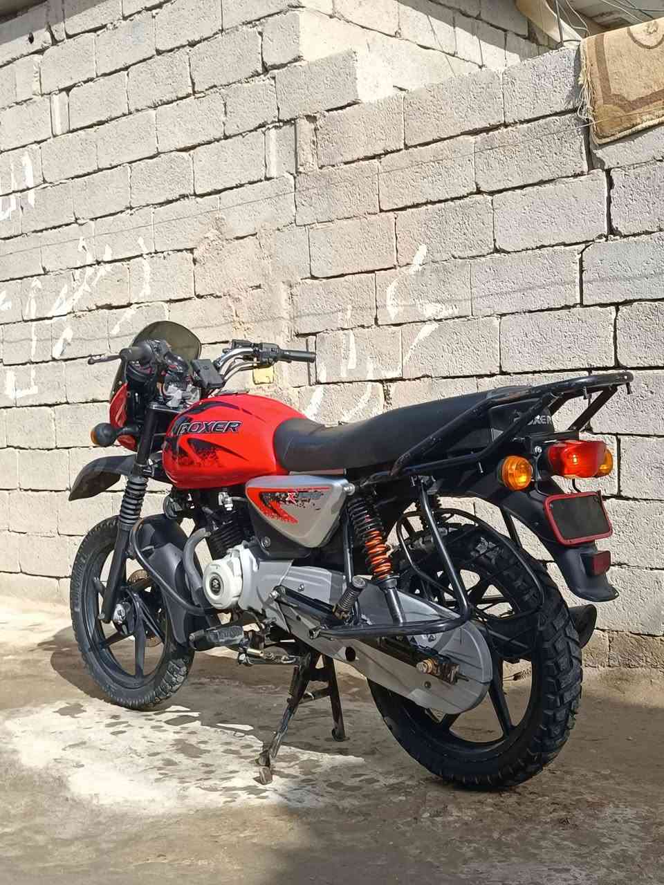 دراجه بوكسر موديل 2023 نضيفه شوفة عينك شغاله نگره سلف بيهه خيط تبخير سعر مليون و 200 للتواصل واتساب فقط *********** مكان ناصريه مركز
