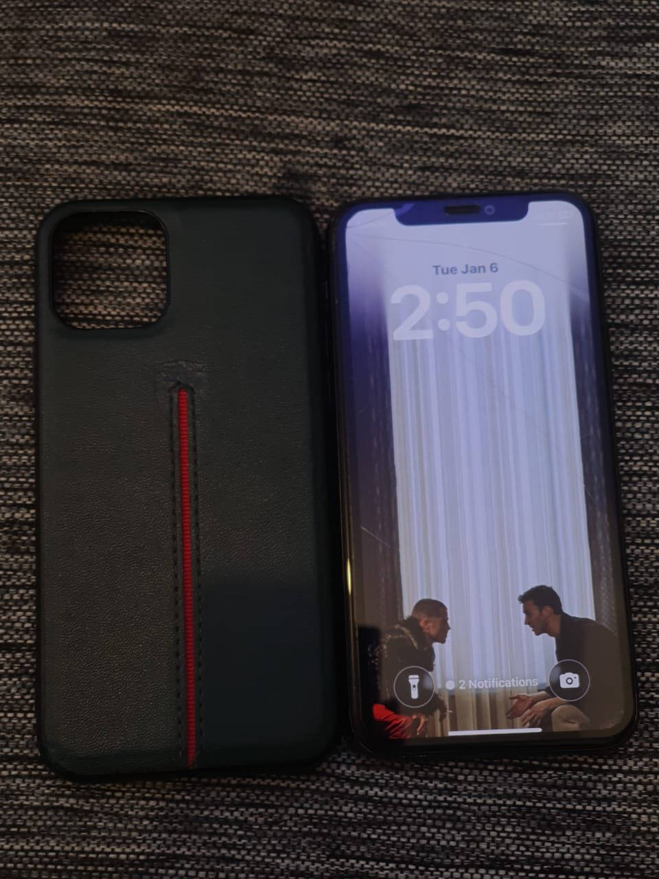 السلام عليكم ايفون 11 pro ذاكره 64 بطارية 75% مراوس بأيفون احدث منه وانطي فرق مبدل بورده فقط وفطر بالگلاس مو بالشاشه العنوان ذي قار الشطره 
تواصل : ***********
