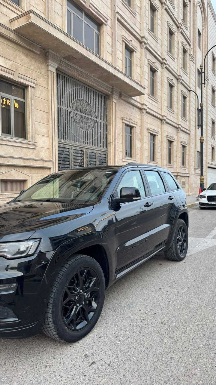 سياره جيب اسود موديل ٢٢ رقم بغداد تحويل من بسمي تحويل من البصره خليجي واحد على واحد فئه سي مكفوله مكان السياره البصره الجزائر اتصال *********** البصرة, العراق
