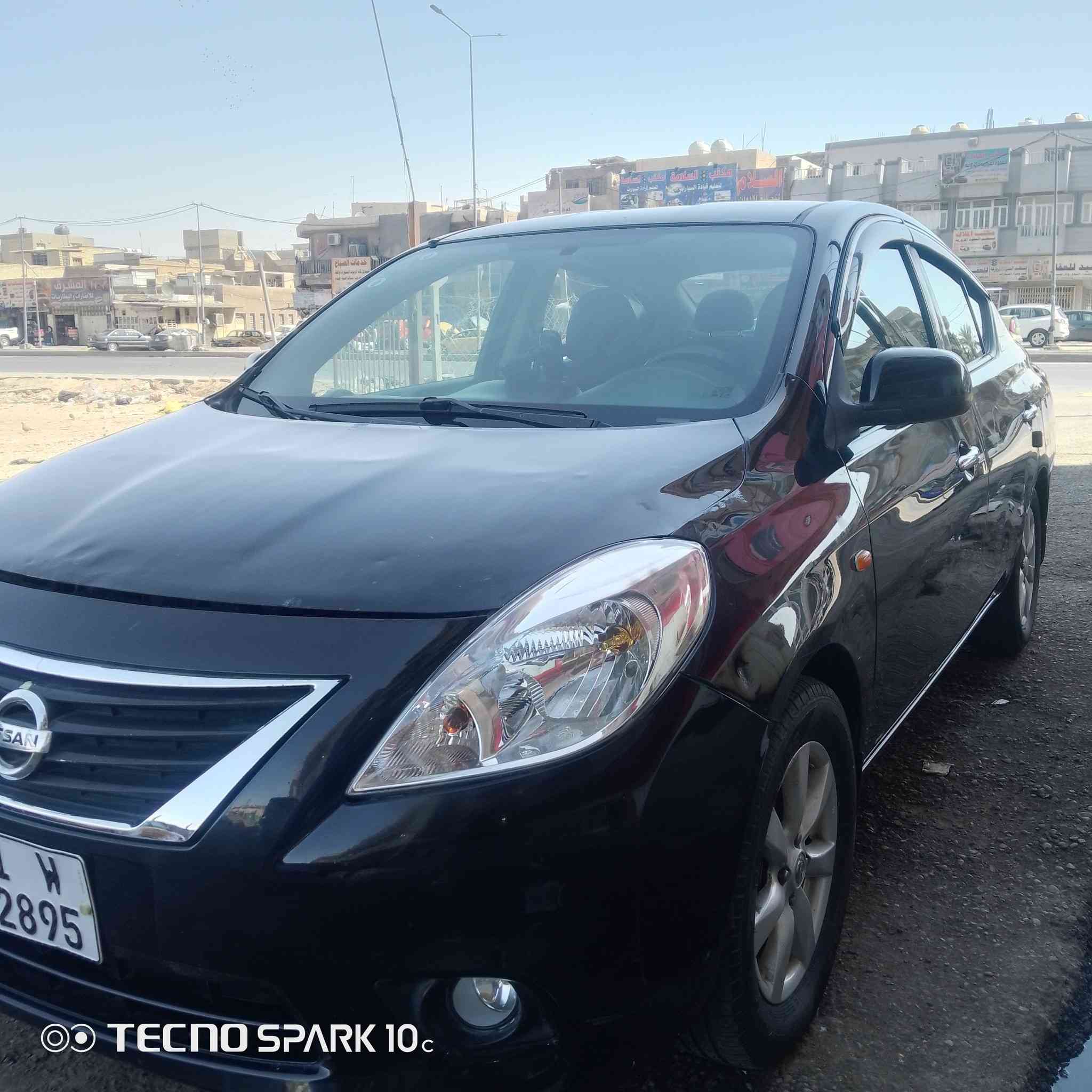 سلام عليكم سياره نيسان فيرسا وارد امريكي مديل 2014 رقم بغداد انكليزي باسمي مكينة جديدة ضربته جاملغ امامي مبدل نفس لون بيه طخات خفيفة
العنوان بغداد الجديدة أو العبيدي 
السعر 78
***********
