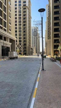 متوفر شقة للإيجار مساحة 224 متر ركنية في ابراج النخلة زيرو غير مسكونة ...