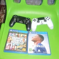 عند بلي فور قابل للتهكير نضيف جدا جدا للبيع قرصين (GTA 5/فيفا22) كيبل ...
