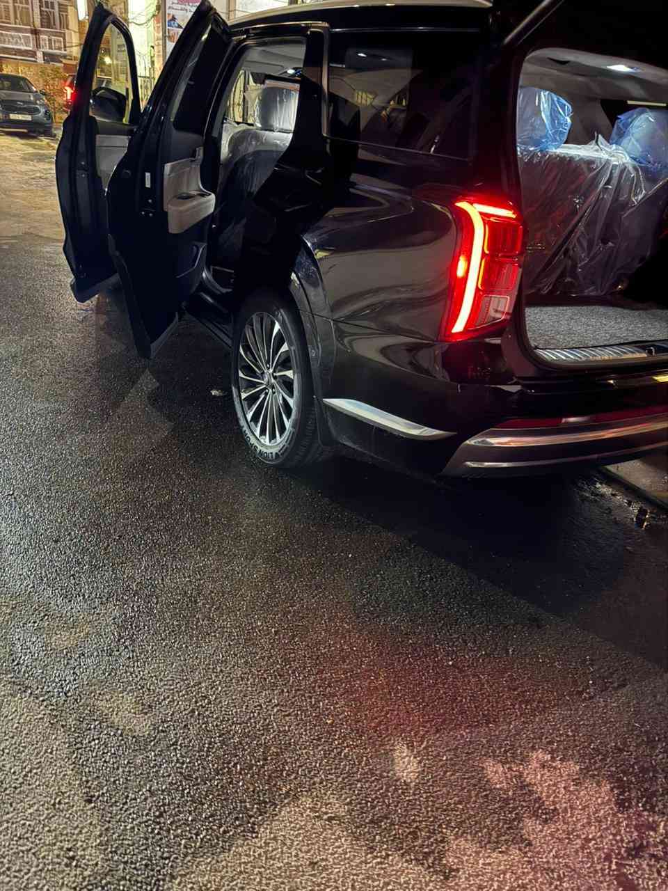 للبيع فقط
‏Hyundai palisad2023 calligraphy

هونداي بلسايد كلگرافي 

مرقمه بغداد

الموديل :2023

الون : اسود داخل ابيض

العداد : 26 الف

المواصفات :-

1-شاشة عرض داتشو 

2-المحرك   v6    3.8 

3-بصمة تشغيل + بصمة ابواب دخول ذكي

4-اصطفاف ذاتي(تقديم + ترجيع عن طريق الريمونت)  

5-فتحة سقف +بانوراما+سقف كنتارا

6-سماعات هارمن كاردن عدد 16

 7-رادار امامي  + خلفي 

8-حساسات امامي + خلفي 

9-كامرات عدد 6  360 درجة 

10-كشنات امامي خزن ميموري 

11-كشنات كهربائي تدفئة وتبريد

12-انارة داخليه (محيطيه) + انارة دشبول 

13-بردات جانبية

14-تبريد مركزي امامي + خلفي منفصل التحكم

15-تحكم ستيرن + شفتات

16-تدفئة ستيرن 

17-مرايا هيتر + تعتيم 

18-صندوق كهربائي شفط 

19-وضعيات قيادة  (5)

20-ويل كب حجم  20 

21-اوتو هولد + نقطة عمياء 

22-سايد بريك بصمة + مثبت سرعة

23-شحن وايرلس 

24-إشارات بالمرايا  + إشارات جانبيه

25-اوتو هولد 

26-تحديد مسار

27-شاشة ديجتال كبيرة

28-تشغيل عن بعد .

29-تدليك كشن . مساج 

30-نظام مانع انزلاق 

وبعد بيها هوووواي مواصفات معروف الكلگرافي الVIP فول 1/1

سعرها:310$ تواصل على الرقم ***********
