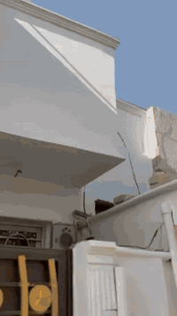 100 متر مربعه 
غرفتين نوم صاله
استقبال حمام داخلي حمام خارجي 
سند 25
الارضيه مرمر 
الجدار سراميك بيت كلش نضيف ومرتب 
العنوان السواد هً  الحر مدرسه الحسام رابع فرع مقابيل أسواق الجوادين لي بصف المولده
السعر 65مليون 
لاي استفسار اتصال ع الارقام التالية 
***********
***********
مكتب ارض الجنة باداره السيد حيدر البطاط نستقبل عروضكم وات ساب
