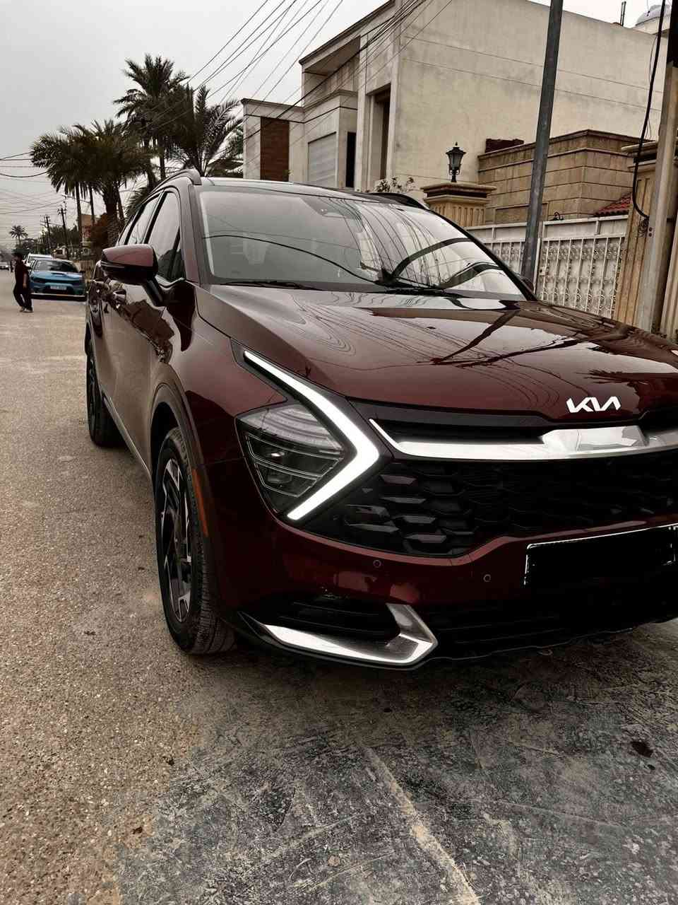 السلام عليكم
سبورتج SX prstage
موديل 2024 
مواصفات/بصمه 
بانوراما 
5 كامرات 360 درجه 
سماعات محيطيه (هارمن)
كشنات تدفئه وتبريد
ستيرن تدفئه
جنطه كهرباء 
تشغيل عن بعد 
شاشه ديجتال متصله مع منضر طبيعي 
كشنات جلد اسود  
كشن كهرباء 
كشن خزن ميموري 
فور ويل 
إطفاء ذاتي 
شاحن وايرليس 
هاندبريك دعمه 
حساسات امامي خلفي 
رادات امامي خلفي 
قطعتين تبريد 
مود درايف 
لايتات LED
بروجكتر LED
محرك 2500 GDI
مانع انحدار 
اتو هولد 
مانع انزلاق 
حادثه شويه من بنيد وجاملغ معدل بارد مع تكحيل  
صور حادث مع منشور 
مكان سياره بغداد الكراده مرقمه بغداد 
*********** 
سعره ٢٣٥ وبيها مجال
