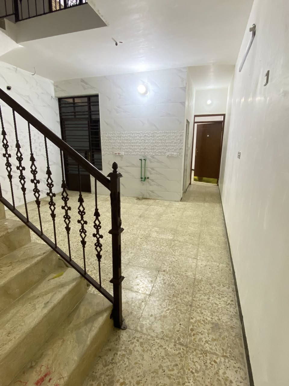 السلام عليكم بيت-- (100متر)طابق واحد طابو زراعي سند 25 سند المنطقة كامله كل الخدمات مي مجاري كهرباء تبليط موقع البيت البلديات الضباط السعر خاص
***********

