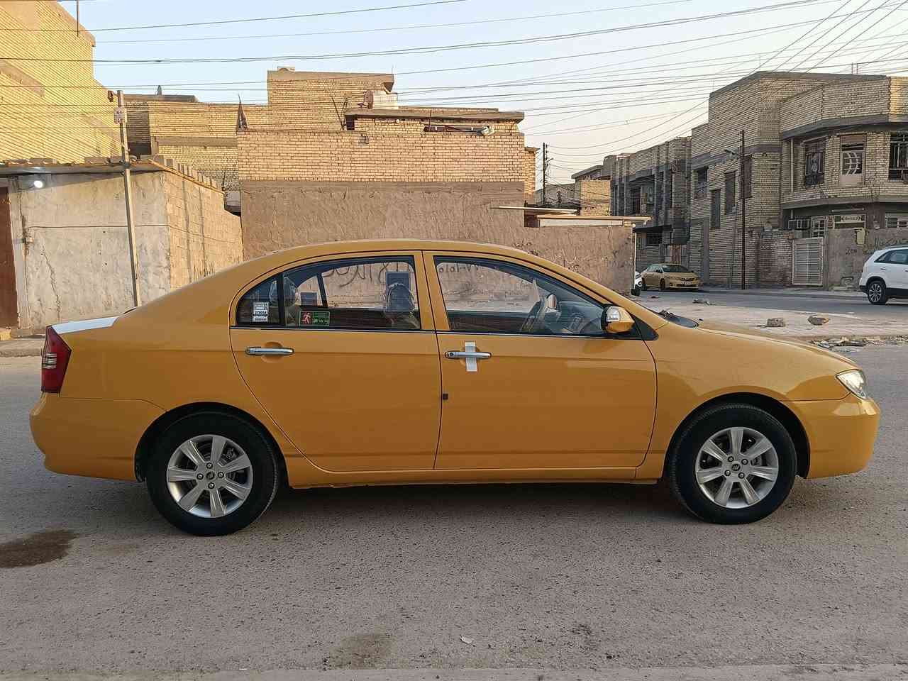 سلام عليكم اخوان ليفان موديل 2013 كير ومحرك كورلا بلادي كير عادي رقم بغداد تحويل مباشر تبريد شغال تخم تاير جديد كهربائيات كلهة شغالة غرفتها جديدة سيارة كل نقص مبيها مكفولة من ضربة وتبديل فقط مكانات صبغ السعر 46 وبيها مجال العنوان بغداد العبيدي الرئاسة الرقم ***********
