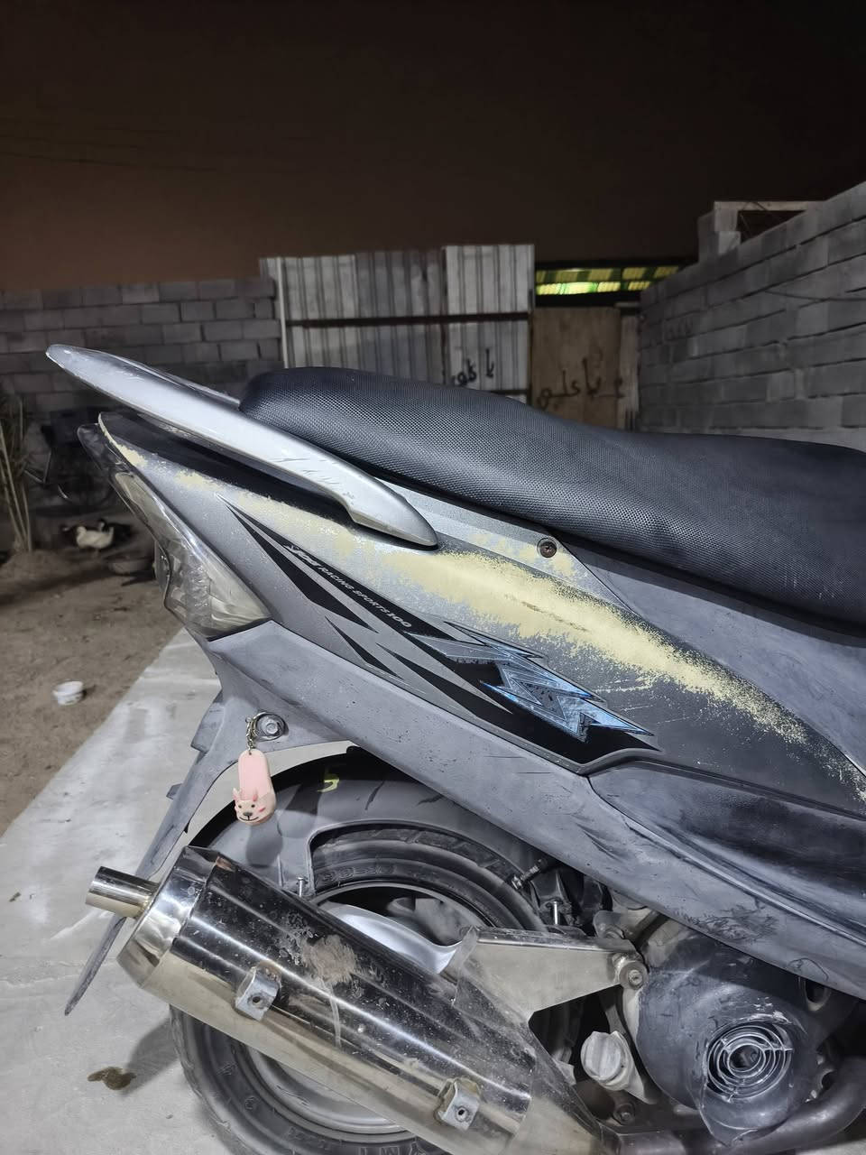 سلام عليكم دراجه ماكس كلشي شغال بيها نكره سلف هندر شغال مبدل ولفات فقط بوشه بلاد مراوس او بيع ٨٥٠ وبيها مجال المكان ابو الخصيب جيكور رقم ***********
