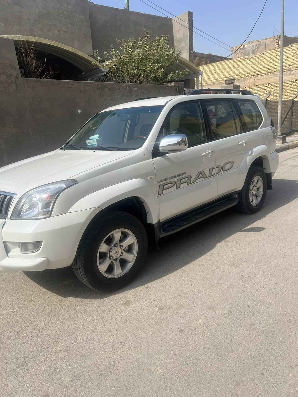 السلام عليكم للبيع او مراوس حسب القناعه برادو موديل ٢٠٠٩ خليجي مكفوله والسونار موجود بلمنشور مكينه ٦ سلندر ٤٠٠٠ عله وضع الشركه مامفتوحه دبل تانكي ثلاجه جاهزه السياره من كلشي مكان السياره واسط الكوت مركز المدينه السعر ١٨٥ للأستفسار ***********
