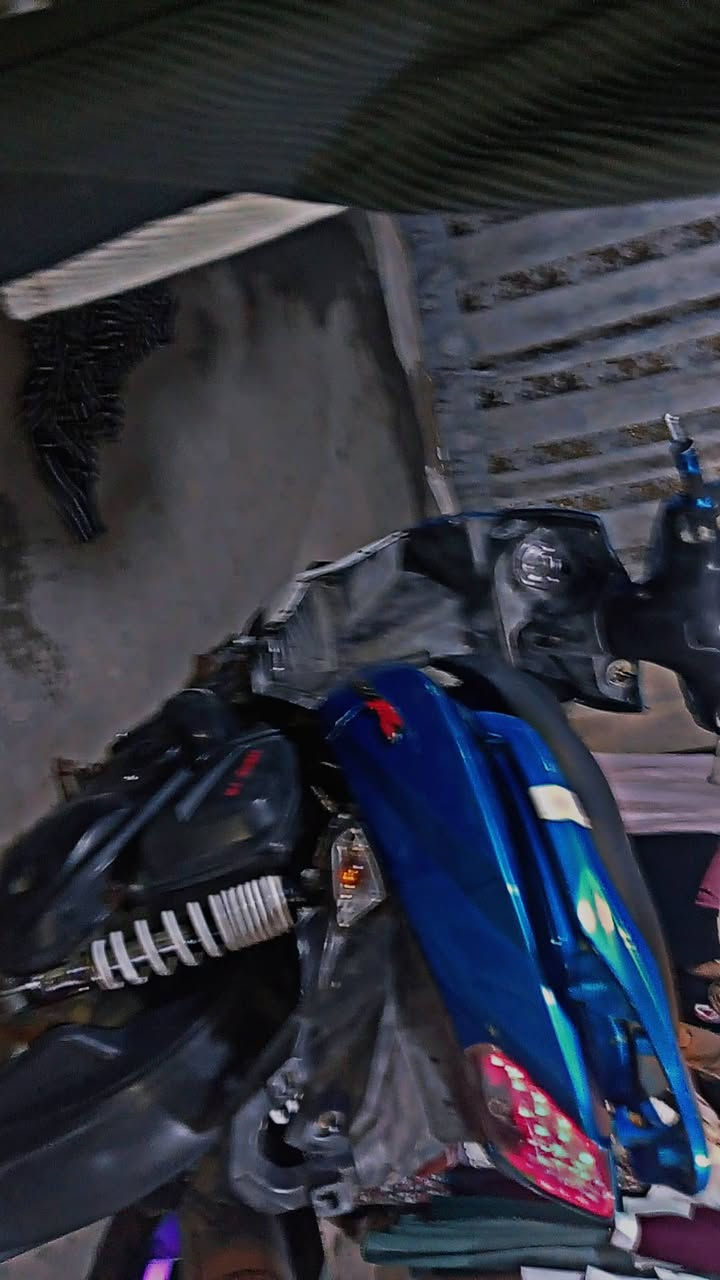 السلام عليكم للبيع GTR الدراجه مثل ما موضح بل صوره مكينه بلادي كلجات تشك الكاع نقص بس قايش لان البيها مال سكنس نصافت الكفرات70%100 السعر 875 وبيها مجال العنوان بغداد مدينه الصدر اتصل واتساب *********** وبل خدمه
