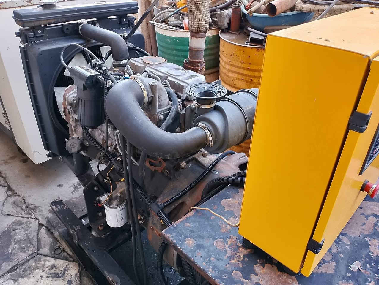 مولد بيركنز انكليزي 3 بستم 32 كيفي ثري فيز توليد حديث لو سمر شاشة حماية تشغيل واطفاء ذاتي كاملة وجاهزة مكانه الكاظمية الاتصال *********** مامتواجد على النت اتصل وآني بخدمتك
