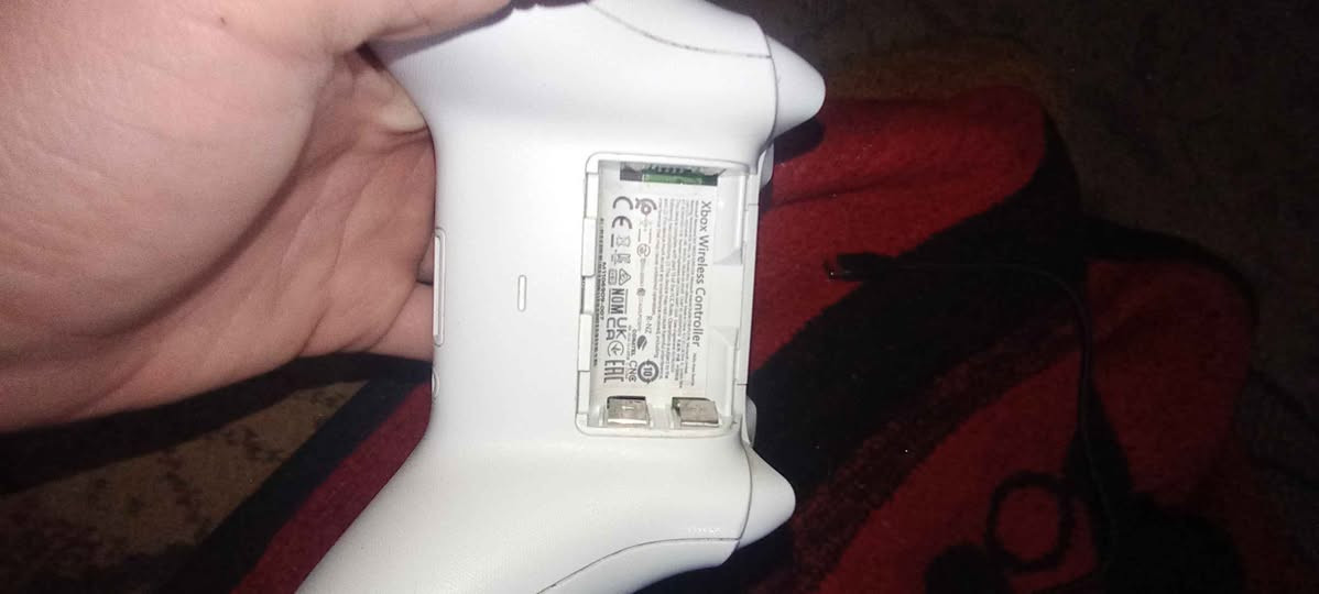 Xpox seris S نضافه فول ما مفتوح ولا مصلح وا اليده نضيفه ما مصلحه ابد جديده

غراض جهاز
هارد داخلي 512
وا هارد خارجي 2TP
كيبورد وا موس ويه الكس بوكس
سماعات محيطيه كارتونه الصليه مال اكس بوكس حساب مال فورزه هوريزن 5 كامل بي هواي سيارات خليت نحل نشره متغيره مال ديكور ويه جهاز تحكم با تليفون سعر 650 الف وبي مجال قليل رقم *********** النجف, العراق
