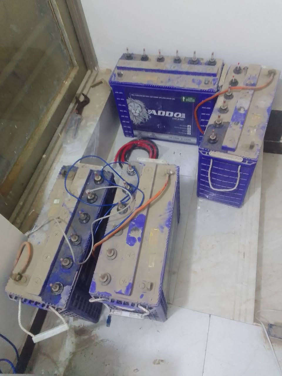 بطاريات تيوبلر نص عمر 200 امبير 12 فولت للبيع 
للاتصال ***********
