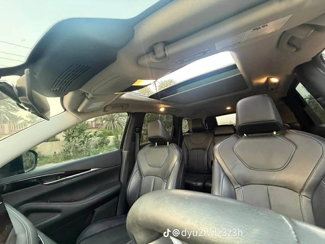 السلام عليكم 
للبيع انفنتي Qx60 موديل 2023
حادث بسيط بدون اي ضرر داخلي
رقم الشاصي:  5N1DL1ER7PC370341
سيارة نظيفة وجاهزة 
مواصفات عالية 
بانوراما 
بصمة 
رادارات امامية وجانبية وتحديد المسار + نقطة عمياء + هزاز ستيرن
صندوق كهرباء 
7 راكب غرفة واسعة ومريحة
مقاعد جلد + تدفئة + تدفئة مقود 
شاشة كبيرة + Apple carplay + Android Auto 
نظام صوت ممتاز
محرك 6 سلندر 3500 قوي و عملي واقتصادي 
ناقل سرعة 9 نمر 
4 وضعيات قيادة 
مرايا شفط
اضاءة لد ذكية 
بصمة صوت للتحدث مع السيارة
ومواصفات كثيرة اخرى 
السيارة ناعمة وعزلها قوي 
السيارة داخلة للعراق شهر 12/2025 واستخدام بالعراق جداً قليل 
رقم اربيل بإسمي
مكان السيارة بابل
السعر  32000$ (320) ورقة
*********** حلة, بابل
