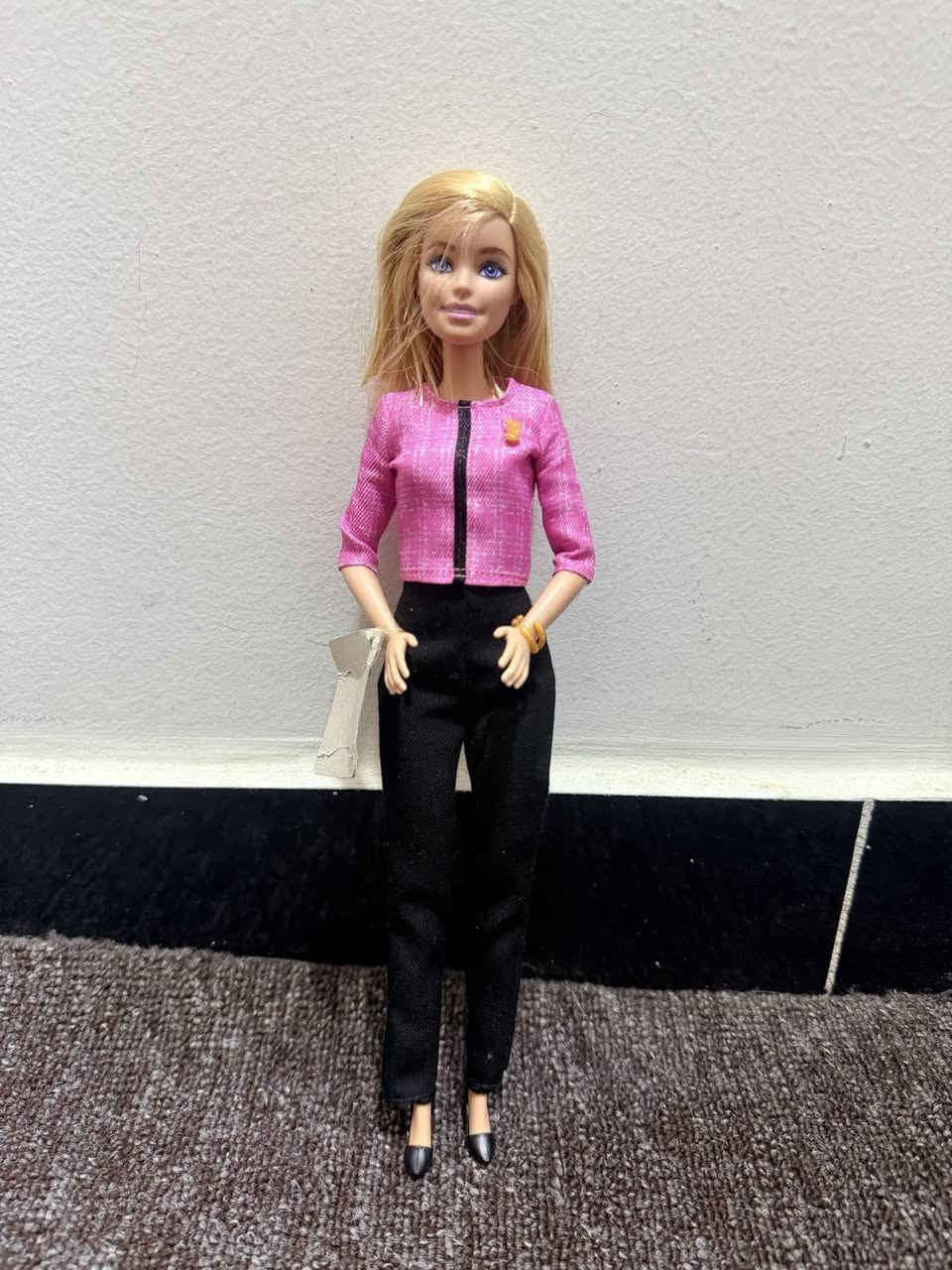 توفر في متجر الاخوين ستور 💥💥 Barbie Future Leader Doll (موديل HXN96) من شركة Mattel [5.1، 5.7].  🌿🌿🌿 السعر والحجز عالخاص 🍀🍀 متوفر توصيل لكافة المحافظات في العراق 🚗🚗


**إذا كنت صاحب هذا الإعلان وتريد حذفه لأي سبب، رجاءا أرسل رسالة إلى الدعم الفني**