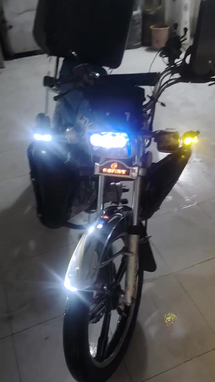 السلام عليكم
ماطور ايراني 2024 ماتحط عليه ربع مصروف عليه 300 الف مكينه بلديه مو مفتوحه 150 المرغوب منفيس كامل
مع خوذه ام المايك مع صندوق توصيل بس تشتغل وتطلع
وهاذا صوته بالفديو اخرس قفله 600 للإستفسار ع رقم
***********
