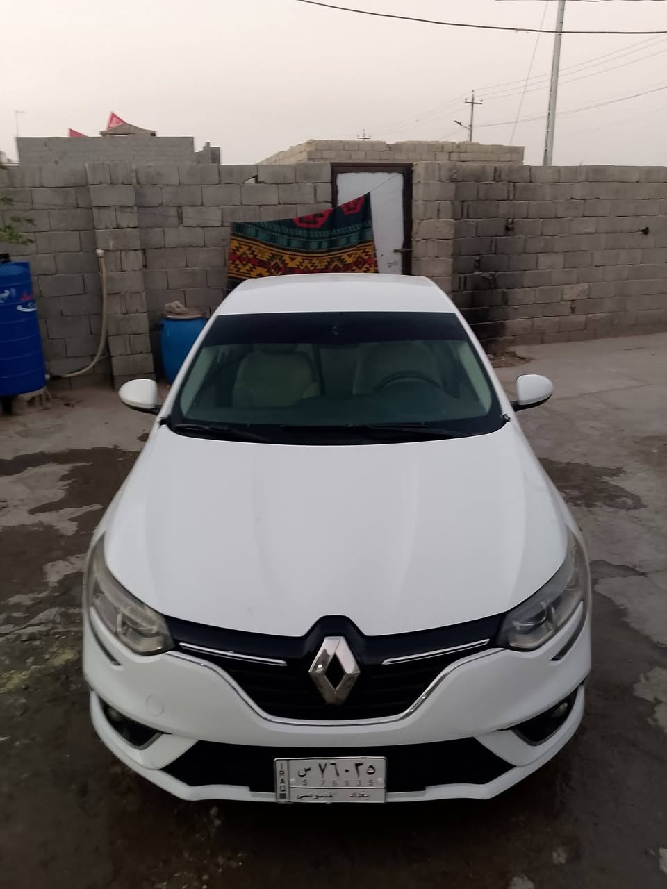 سلام عليكم سيارة رينو ميكان موديل 2021سياره خليجية جاهزه من كلشي حداده تبريد ثلج مكينه كير يشلعن شلع سياره حلوه واحله من الصور دواخل عسلي مكاني بصره السعر 90$      رقم الاتصال ***********
