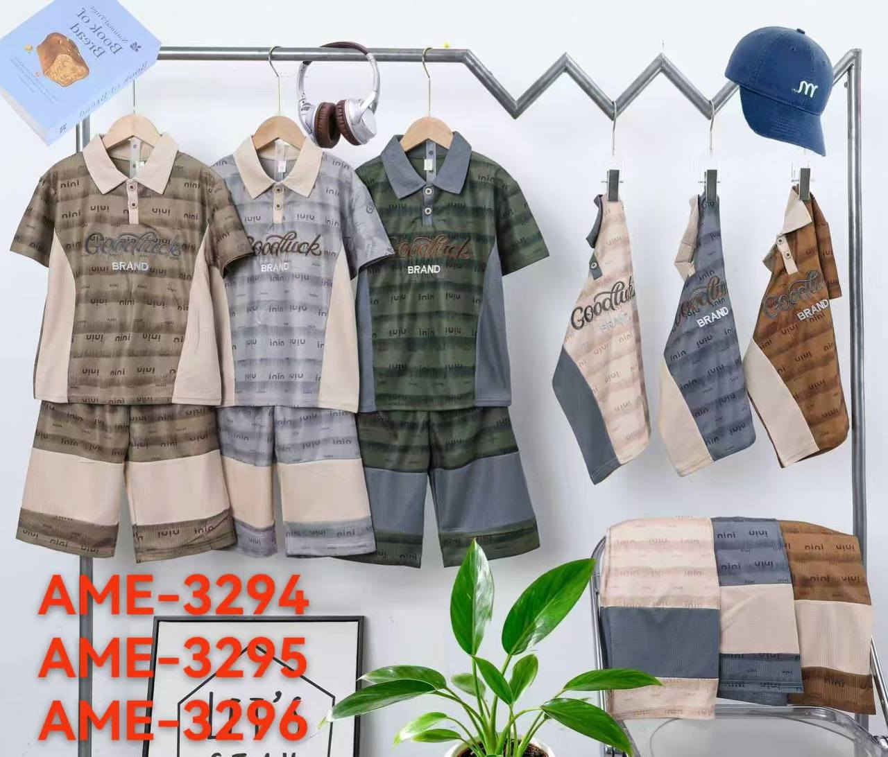 ✨ تراك برموده خامة الأصلي ✨

📏 المقاسات والأسعار:
• قياس 12–14 يلبس(1-4سنة)➝ 35 
• قياس 15–17 يلبس(5-7سنة)➝ 41 
• قياس18–20 يلبس(8-11 سنة)➝ 47


**إذا كنت صاحب هذا الإعلان وتريد حذفه لأي سبب، رجاءا أرسل رسالة إلى الدعم الفني**