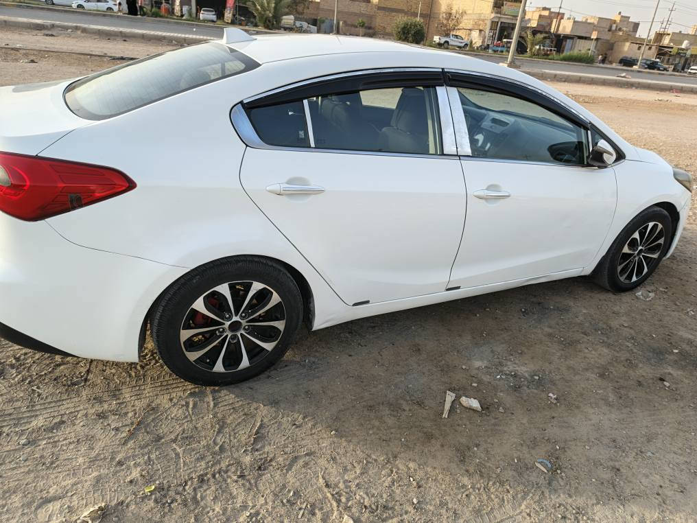 السلام عليكم  كيا سيراتو 2014 خليجي فول مواصفات بسم كردي تريد تحويل تريد وكاله بيهه صبغ عتب و البيبان شبر صبغ ودور جا ملغ الخلفي عكس السايق بي صبغ وقبق جنطه بي طخه ومصلحه ولباقي مكفول 114بيهه مجال بسيط  مكان سياره النجف الاشرف  *********** النجف, العراق
