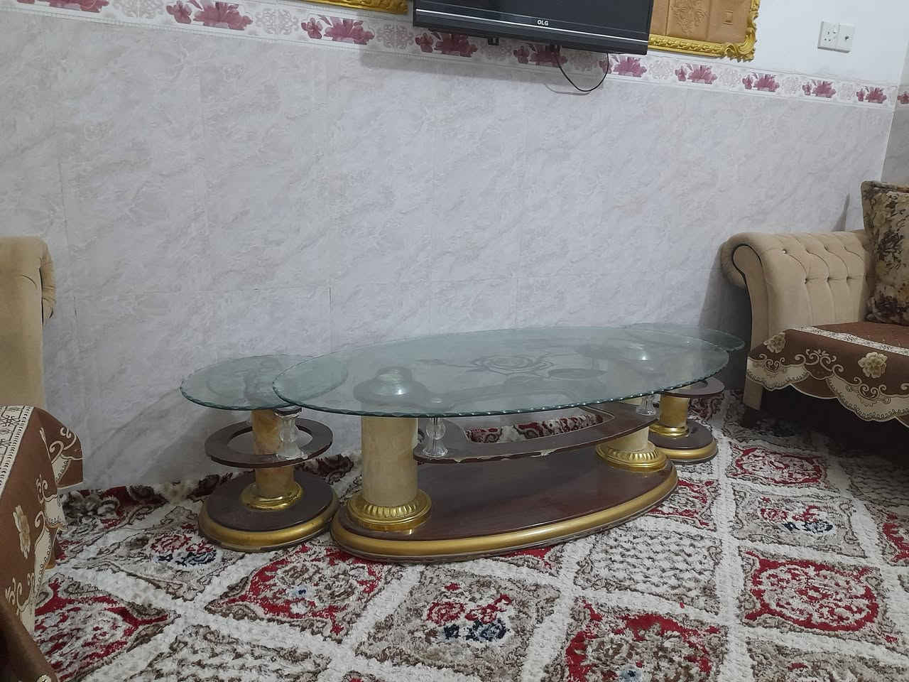 تخم قنفات للبيع عشر مقاعد جديد بدون اي ضرر
مع الكوشات و٣ طبلات زجاج 
السعر : ٢٥٠ وبي مجال 
للإستفسار:***********
