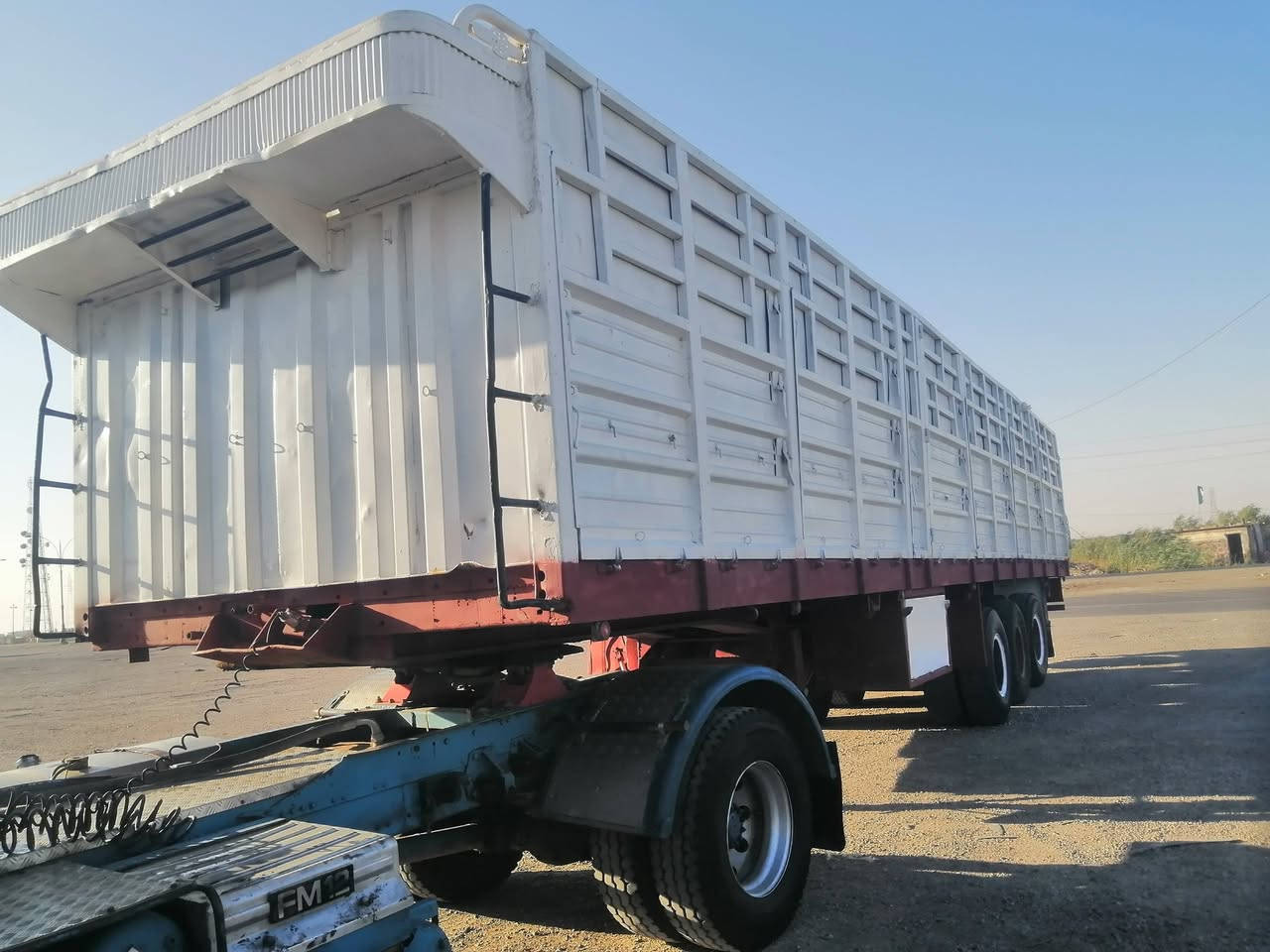 السلام عليكم للبيع عربانه جناب 3 دناكير شاصي 18 طول 12 او نص ارتفاع 185 السعر 85 الاستفسار لاتصال علئ الرقم ***********
